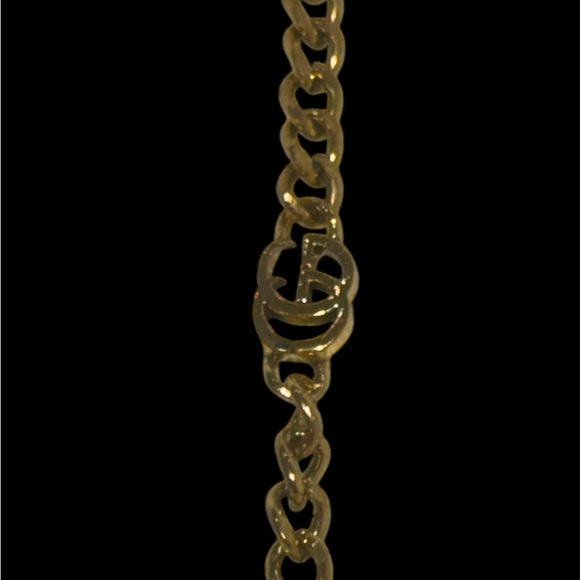 Gold Chain Necklace with Floral Pendant - Picture 6 of 6